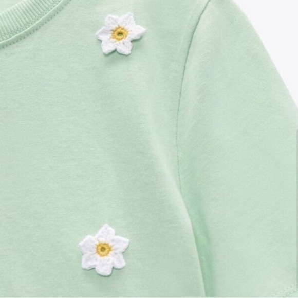 NWT Zara Crocheted Daisies Women's T-Shirt Small - Picture 3 of 13